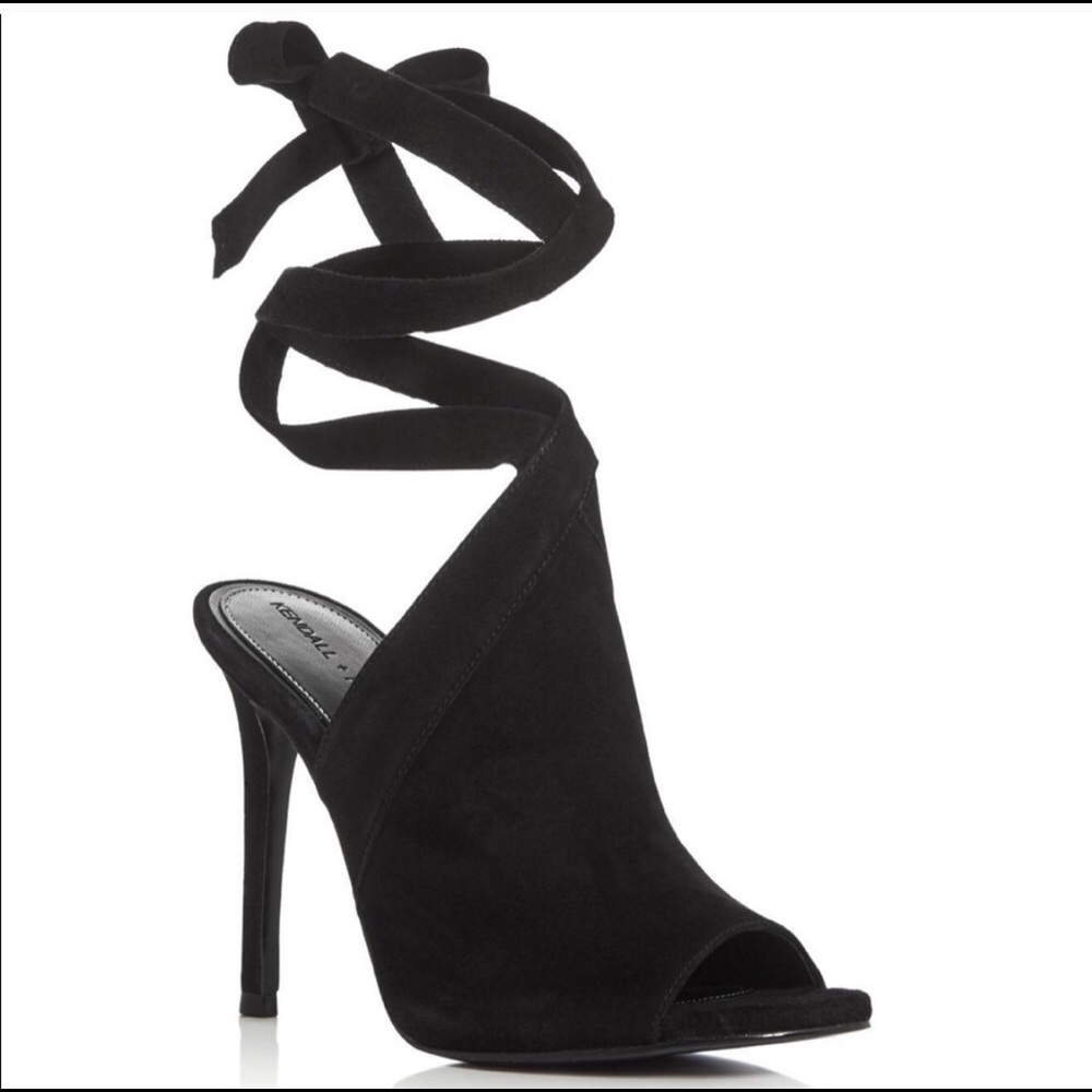 Kendall and Kylie Black Strap Heals Size 8